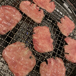 蔓牛焼肉 太田家 - 炭火で