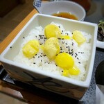 Kisoji Fukuokashihakataku Hakataekiminami Ten - 栗ご飯・・大粒の栗が入り、美味しい。