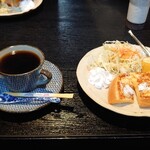 Takumi Coffee Ejison - モーニングサービス　C:フレンチトースト　他の系列（けいらく）店での品