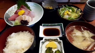 活魚・すし・和食処 やま文 - 刺身定食