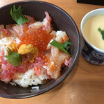 Muten Kura Zushi Morioka Minami Ten - 海鮮丼と茶碗蒸しが豪華！