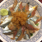 まるさ水産 - サンマ丼の上にはトビ子⁇って言うんでしたっけ？久々に食べました。