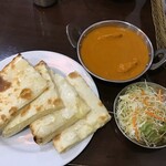 SHIVA - カレーセットのチキンカレー＋チーズナン