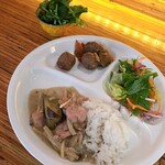 Khao Man Gai Bazaar - 