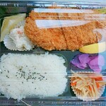 Niku no Shinozaki - とんかつ弁当 700円
                        袋代で＋３円