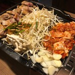 Korean Katei Ryori Yakiniku Oshio - サムギョプサル