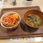 Sukiya Kadoma Chuo Ten - 牛丼ミニ 玉子 しじみ汁