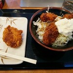 丸亀製麺 - 牡蠣タル丼(中) とコロッケ