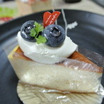 Dimanche Matin - 窯だしチーズケーキ　￥３７０