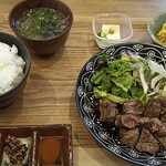 鉄板肉食堂 日々 - 