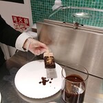 Chocolatier Masaru Shinchito Senkuko Getoraunjiten - 空港限定ムースグラッセ
                        チョコミント&北海道ミルク ¥410