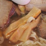 喜多方ラーメン坂内 小法師 - メガ盛り焼豚ラーメン（メンマ）