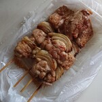 Eniwa Yakitori Buruchan - やきとり　150円/本　4本買いました