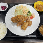 Michi no Eki Tsukawage - 唐揚げ定食820円