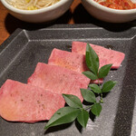 Yakiniku Kotatsu Shinsaibashi Ten - 