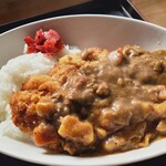 Hero Machi Sanchoku Kan - カツカレー（大盛）