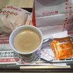 LOTTERIA Sereo Kofu Ten - ...「クラシックバーガーJr. セット（810円）」、微妙。。