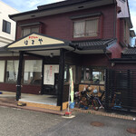 手打ちうどん　はるや - 外観は一軒家風で お店には見えないかも？