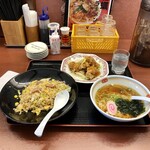 Gyoza no Osho Kokudo Taishi Ten - 本日のランチ　７２３円（税別）