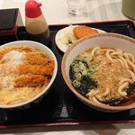 Yamada Udon Shokudo Musashi Fujisawa Ten - エビフライの玉子とじ丼セット