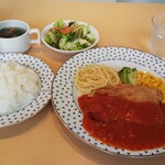 KITCHEN TIFFANY - チキンソテーランチ(飲み物付き、950円)