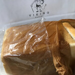 VIKING BAKERY F Kumamoto Ten - 買って帰る途中 耐えきれず  ちぎって食べます（笑）