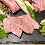 YAKINIKU HUJITORA - 友三角