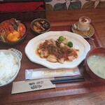 きまぐれごはん屋 いろはとね - 今週の いろはとね 定食(チキンソテー) 1,000円(税込)