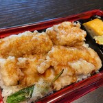 Kagoshima Ryori Maruman Tokyu Puraza Shibuya Ten - 鶏天重（薩摩ハーブ悠然鶏）　　　　　　　700円
      