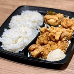 Teketeke Gotanda Nishiguchi Ekimae Ten - やみつき鶏唐揚げ弁当（681円）