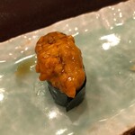 Sushi Dokoro Miyaha - 実に濃厚な雲丹。素晴らしい香りと甘さです。