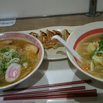 Kouraku En Ion Sendai Ten - 餃子セット味噌ラーメン＆ゆず塩野菜ラーメン着盆＼(^o^)／