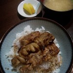 Sanmi - 焼鳥丼 (味噌汁・香の物)