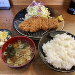 Tonkatsu Yoshimi - とんかつ定食（980円）