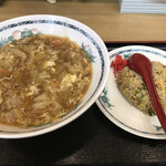 中華料理 高井田 桃花林 - ちゃんぽんと炒飯(小) ※日替り