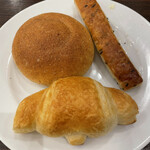 Bakery Restaurant Sanmaruku Higashitsuka Ororamoru Ten - 焼き立てパンが次々に出てきます。