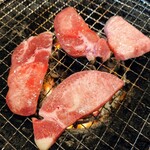 焼肉でん - 令和3年3月
ランチタイム
熟成厚切り牛タン定食 税込1408円