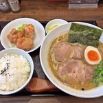 Isson - ラーメン定食大盛り