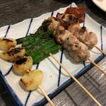 Kushiyaki Tei Negi Kuki Ten - もも100円✕2 にんにく100円 アスパラ120円(税別)