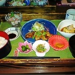 美酒百膳 文蔵 - ランチをいただきましたが、なかなか美味しかったです。d(^_^o)