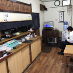 末松 - 店内をパシャ
平日の１２時過ぎ