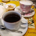 ギャラリーカフェ コデマリ - ドリンク写真:スペシャルティコーヒーとカプチーノ