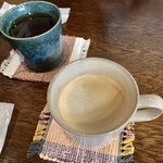 地域交流拠点 まどい - 手前がコーヒー、奥が紅茶