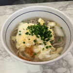 よしのや食堂 - 玉子生そば。
      安定感ある熱さ(〃ω〃)