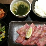 Yakiniku Yamato Coredo Nihonbashi Ten - 過不足ないセットです。食事は美味しかっただけに。。。