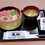 魚屋のどんぶり 魚錠 - まぐろ2色丼