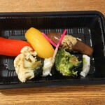 Sansui - 野菜寿司　5貫　700円