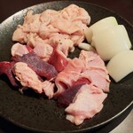 焼肉 バンザイ - ぷるぷるホルモン 300円
ミックスホルモン 300円