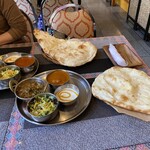 Lamb Indian Restaurant - 2人ともランチセットのＢにしました