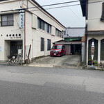 安兵衛 - 店の向かいの駐車場